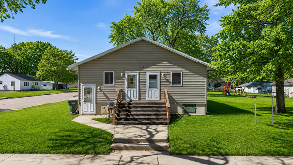 226 3rd Avenue S, Brownton, MN 55312