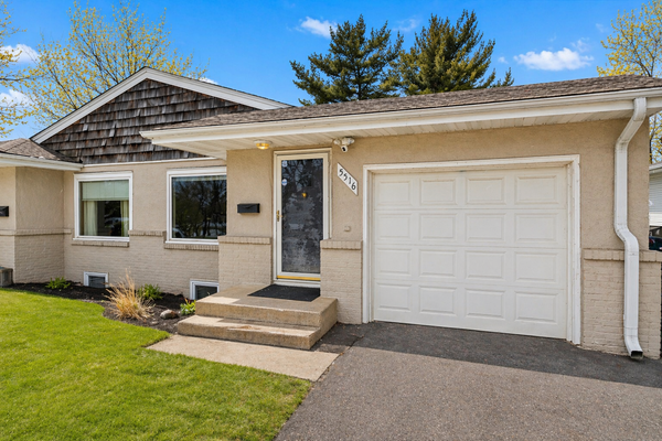 5516 France Avenue S, Edina, MN 55410