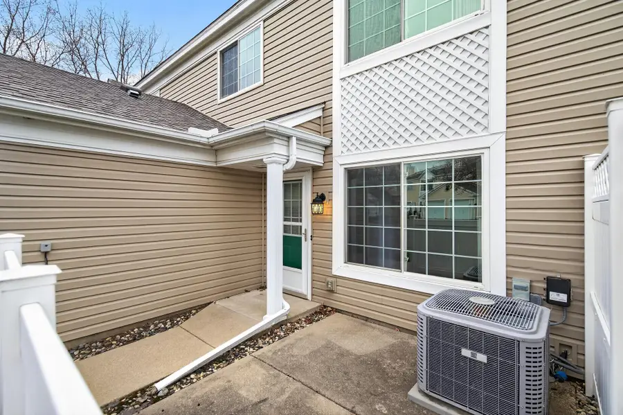 1925 Southcross Drive W #1306, Burnsville, MN 55306 - #2