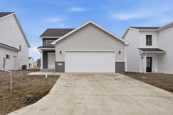 2414 38th Avenue S, Moorhead, MN 56560