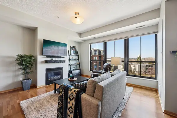 4525 Park Commons Drive #421, Minneapolis, MN 55416