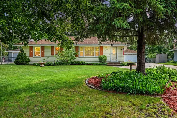 11221 Arrowhead Street Nw, Minneapolis, MN 55433