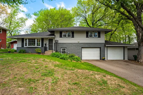 7000 Hill Place N, Minneapolis, MN 55427