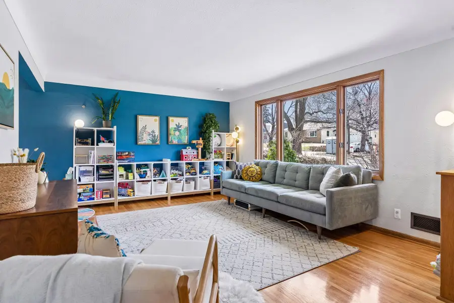 1210 Ottawa Avenue, West Saint Paul, MN 55118 - #3