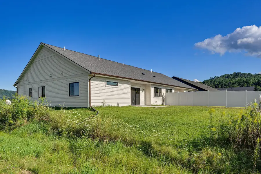 301 Stoddard Street S, Houston, MN 55943 - #2