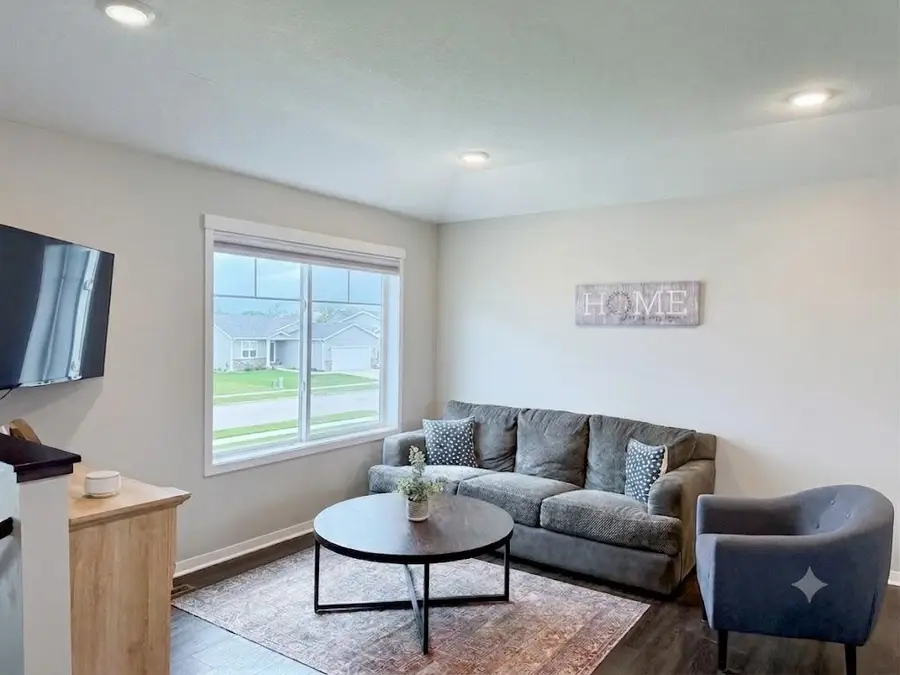 94 5th Avenue Se, Kasson, MN 55944 - #2