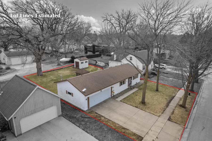 912 2nd St Nw, Waseca, MN 56093 - #2