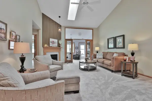 7572 Newbury Road, Saint Paul, MN 55125