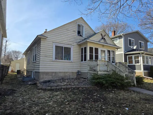 1049 23rd Avenue Se, Minneapolis, MN 55414