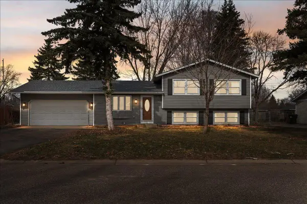 16263 Fishing Way W, Rosemount, MN 55068