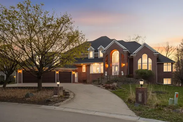 2437 Sunset Court, Saint Paul, MN 55117