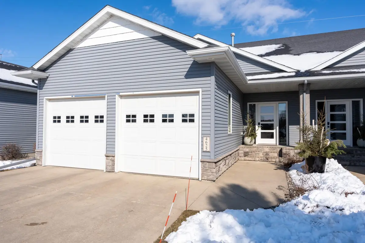 4625 Beach Lane S, Fargo, ND 58104 - #1