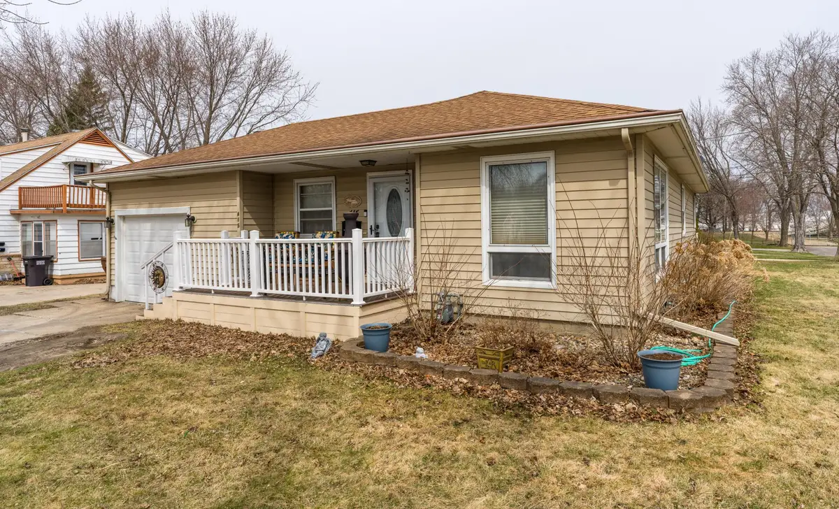 415 E Hawthorne Street, Albert Lea, MN 56007 - #1