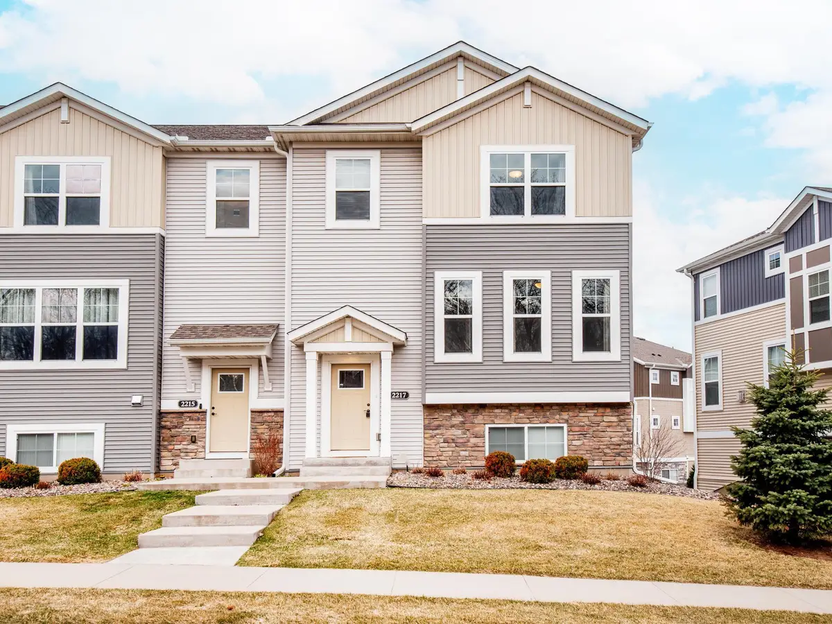 2217 Gateway Hill Road, North Saint Paul, MN 55109 - #1