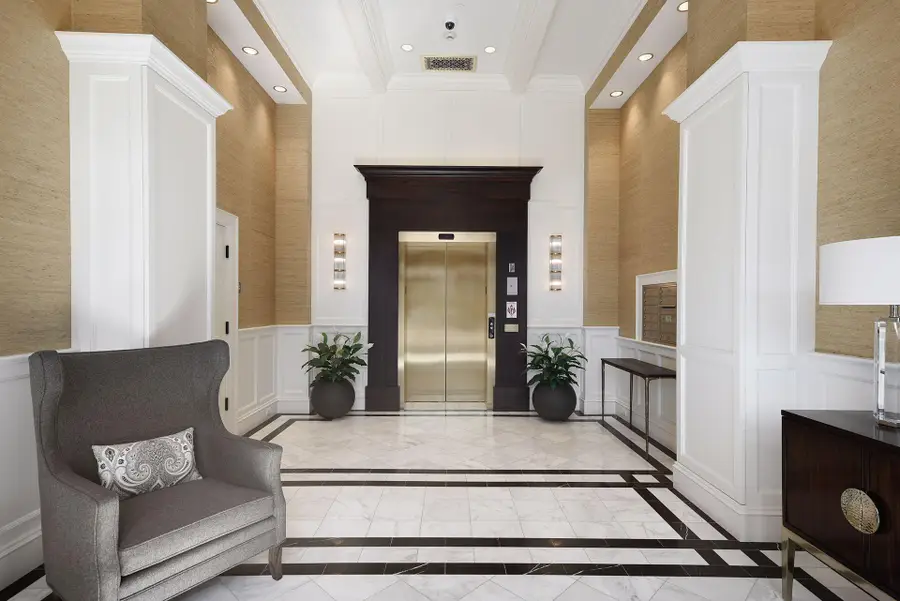 240 Minnetonka Avenue S #203, Wayzata, MN 55391 - #3