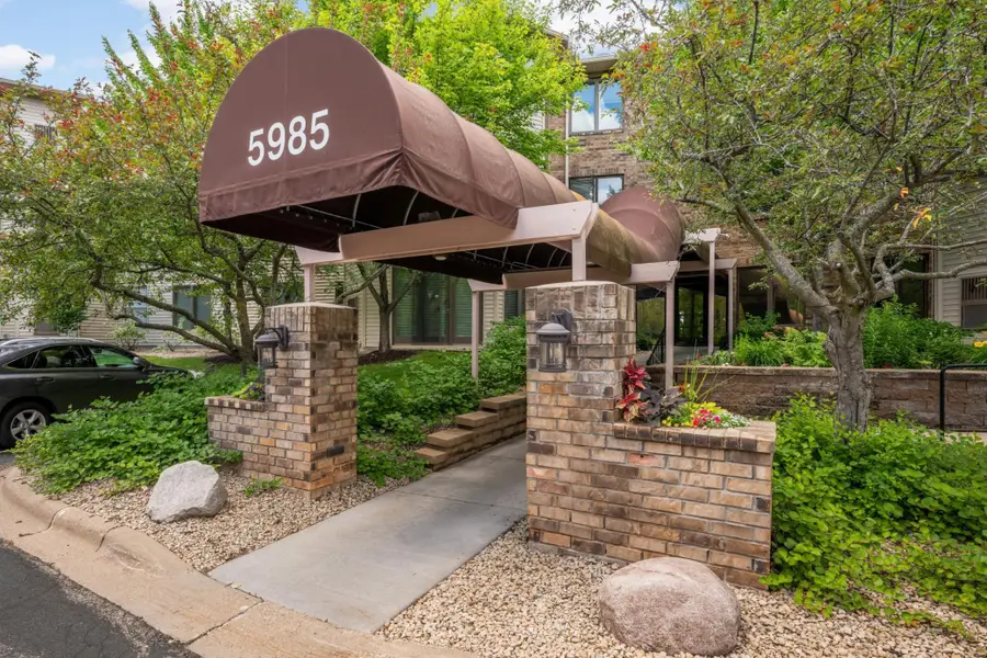 5985 Rowland Road #302, Hopkins, MN 55343 - #2