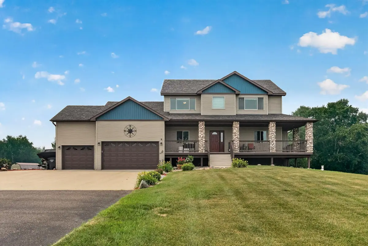 5524 188th Avenue Ne, Wyoming, MN 55092 - #1