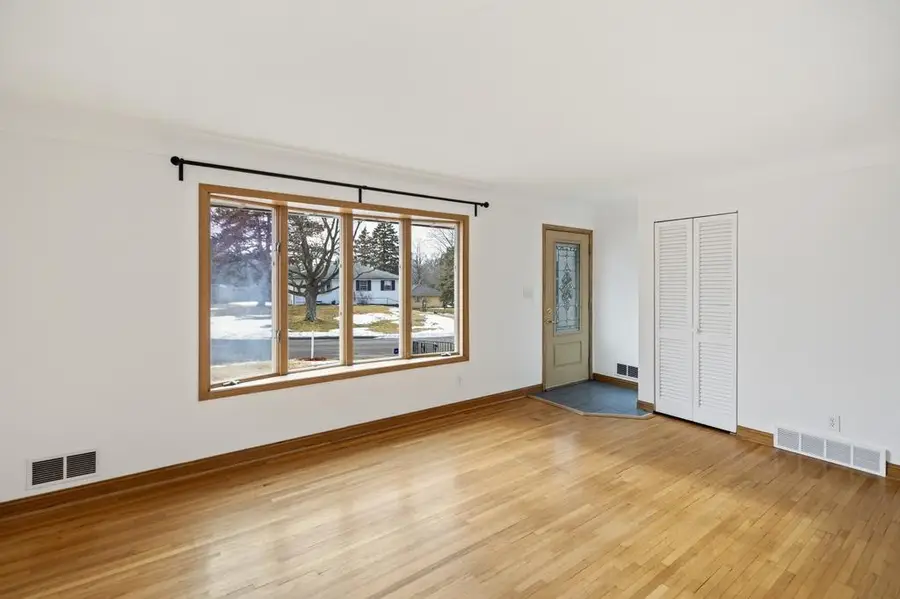 303 Roma Avenue, Saint Paul, MN 55113 - #3