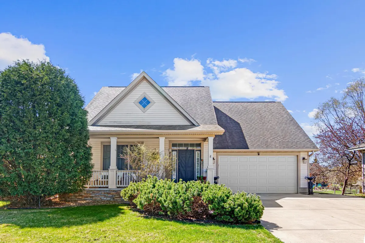 2710 Red Splendor Circle E, Saint Paul, MN 55119 - #1