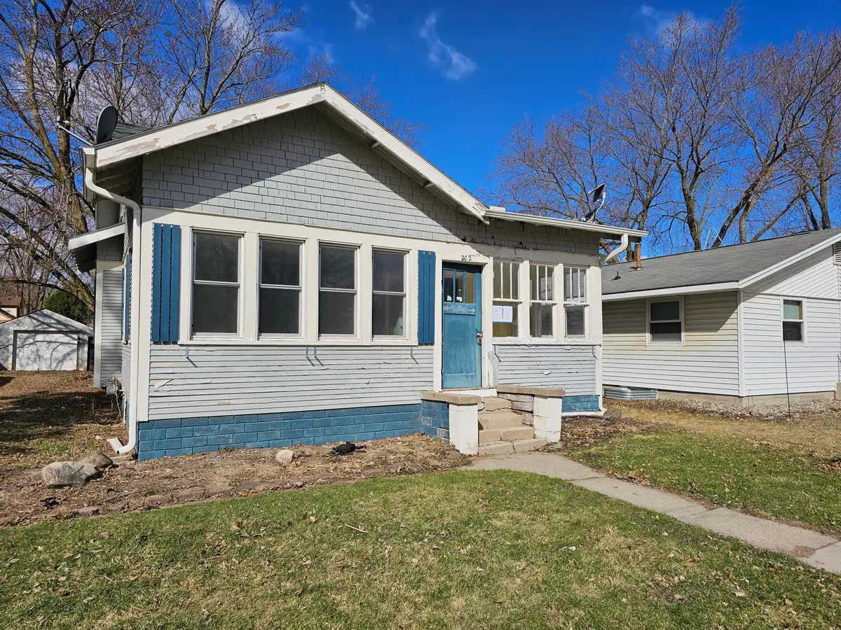 202 5th Street Se, Montgomery, MN 56069 - #1
