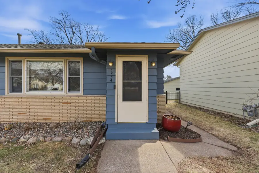 4354 Brunswick Avenue N, Minneapolis, MN 55422 - #3
