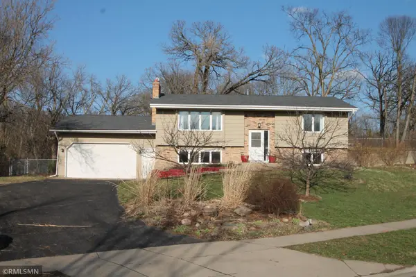 5352 W Hidden Valley Drive, Savage, MN 55378