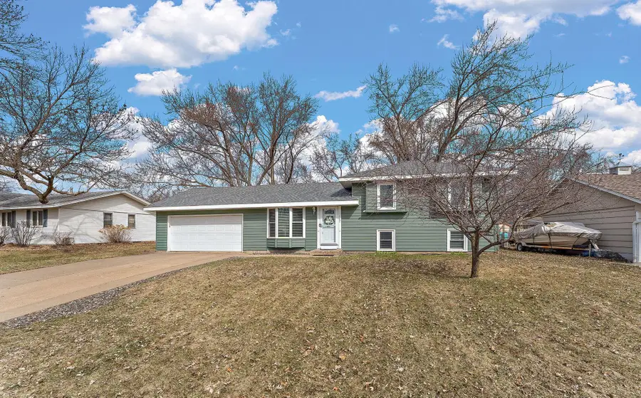 2741 121st Avenue Nw, Coon Rapids, MN 55433 - #2