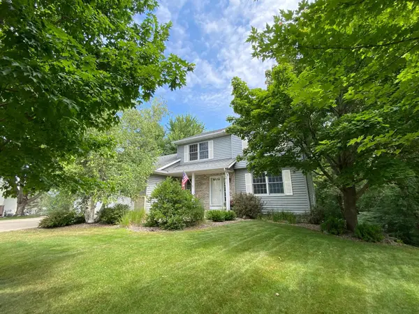 340 Perry Court, Zumbrota, MN 55992