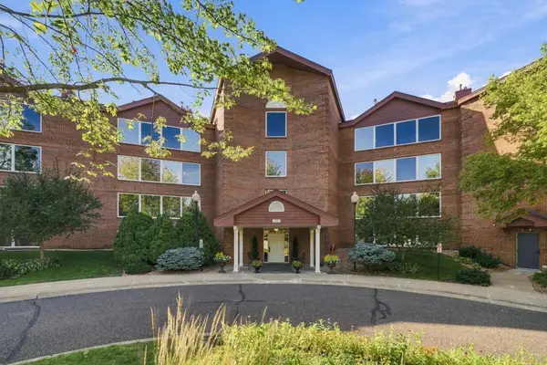 1021 Sibley Memorial Highway #404, Mendota Heights, MN 55118
