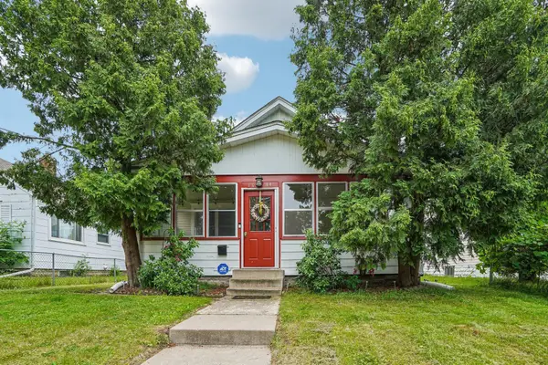 1694 Ivy Avenue E, Saint Paul, MN 55106