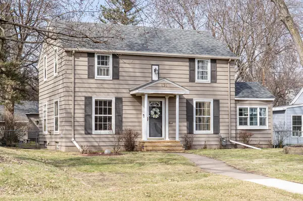 895 Parkview Avenue, Saint Paul, MN 55117