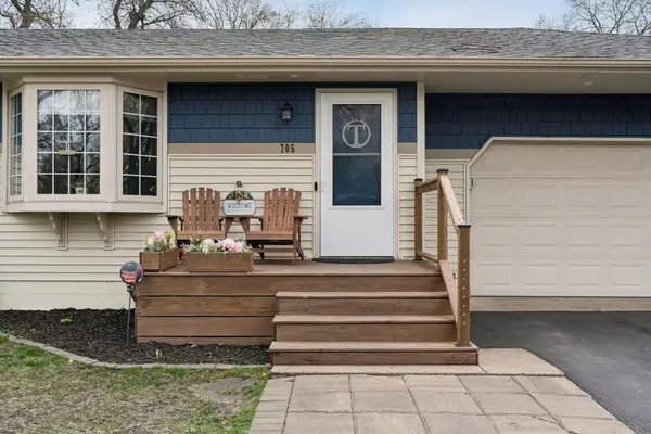 705 118th Avenue Ne, Blaine, MN 55434