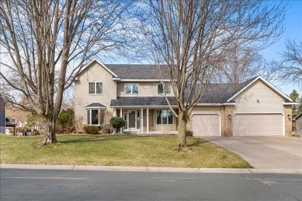 139 Ridge Way, Mahtomedi, MN 55115