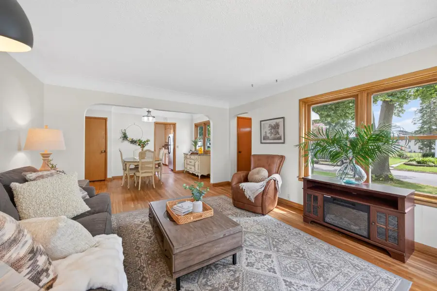 2663 16th Avenue E, Saint Paul, MN 55109 - #2