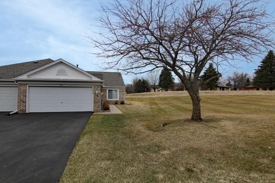 7521 Ojibway Park Road, Woodbury, MN 55125 - #2