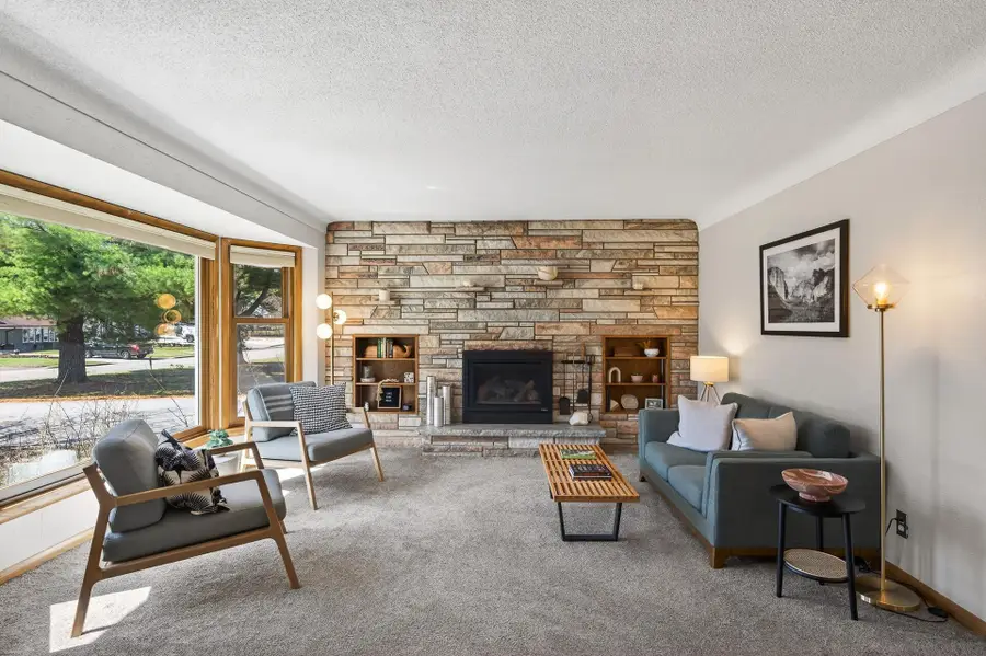 635 Shryer Avenue W, Saint Paul, MN 55113 - #3