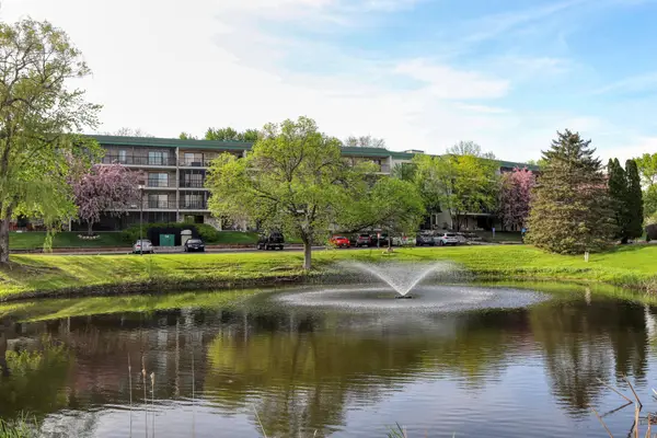 10401 Cedar Lake Road #405, Hopkins, MN 55305