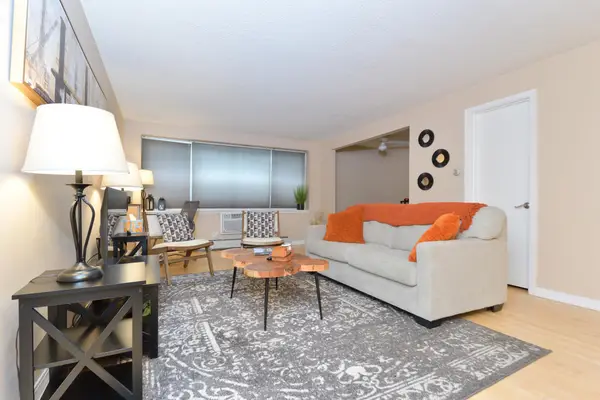 2700 W 44th Street #115, Minneapolis, MN 55410