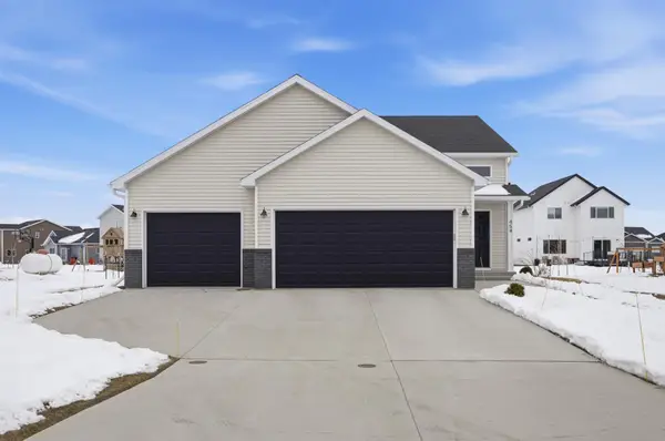 454 Skylane Street, Kindred, ND 58051