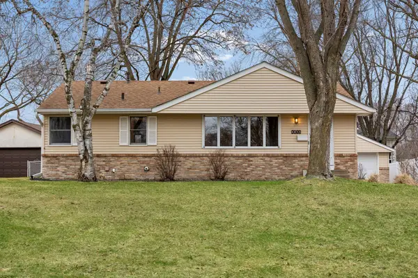 6855 7th Street Ne, Minneapolis, MN 55432