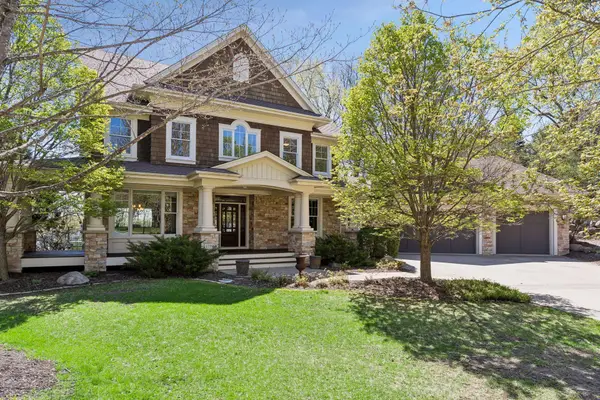 1750 Lucy Ridge Court, Chanhassen, MN 55317