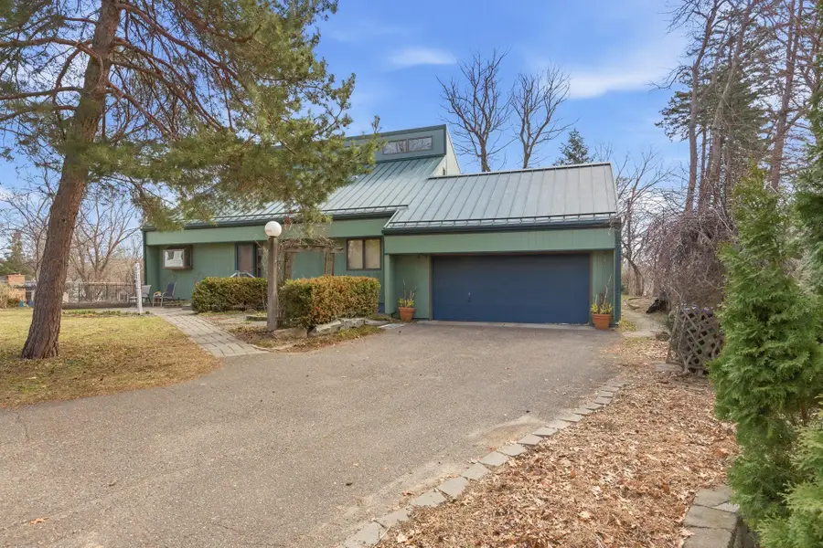 2468 Hamline Avenue N, Saint Paul, MN 55113 - #2