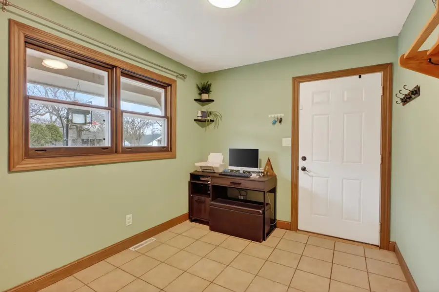 716 11th Avenue E, Alexandria, MN 56308 - #2