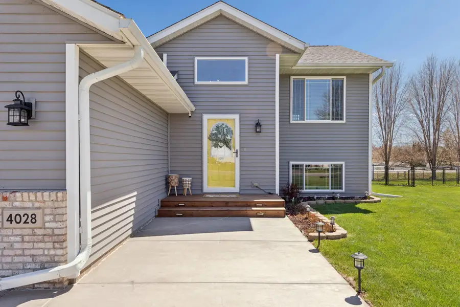 4028 Aspen Circle S, Rockford, MN 55373 - #2