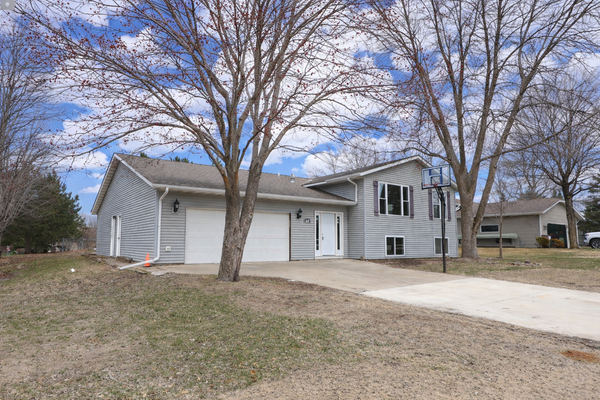 411 4th Street N, Sartell, MN 56377