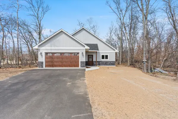8826 Breezy Point Boulevard, Pequot Lakes, MN 56472