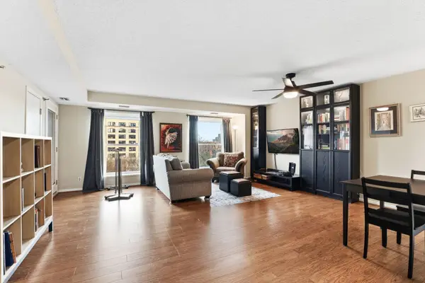 198 6th Street E #501, Saint Paul, MN 55101