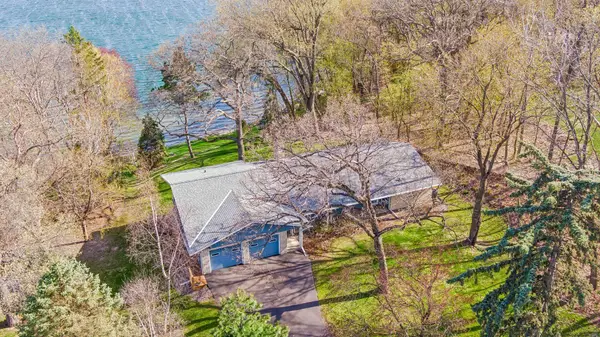 7831 50th Street N, Lake Elmo, MN 55042