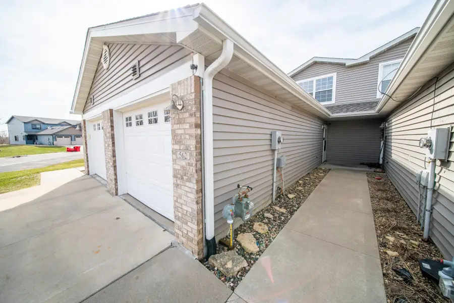 562 Pointe Ct Sw, Rochester, MN 55902 - #3