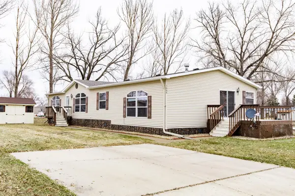 1008 4th Avenue E, West Fargo, ND 58078